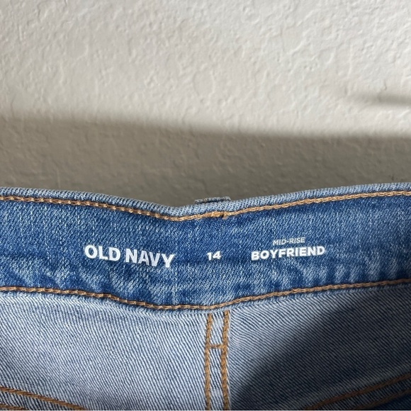 NWT Old Navy Mid Rise Cutoff Boyfriend Jean Short Raw Hem - Picture 7 of 9